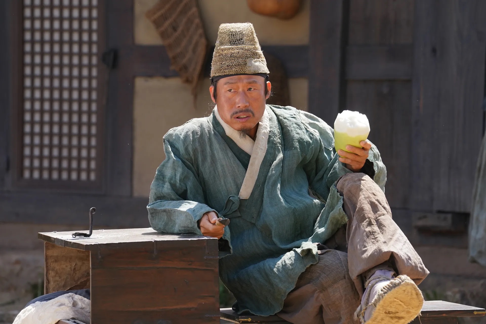 엄흥도(유해진)